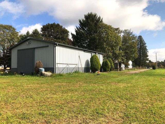 134 Nyes Ln, Acushnet, MA 02743