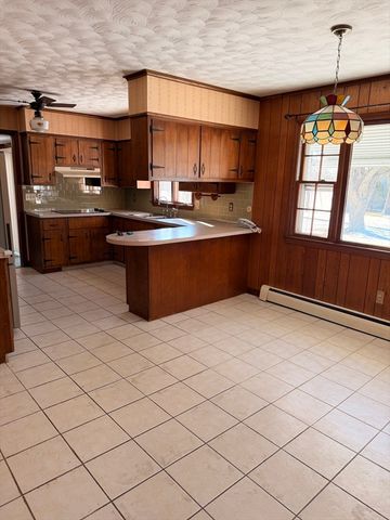 134 Nyes Ln, Acushnet, MA 02743