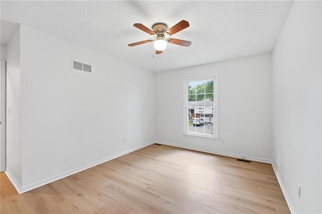 2004 E 144th Terrace, Olathe, KS 66062