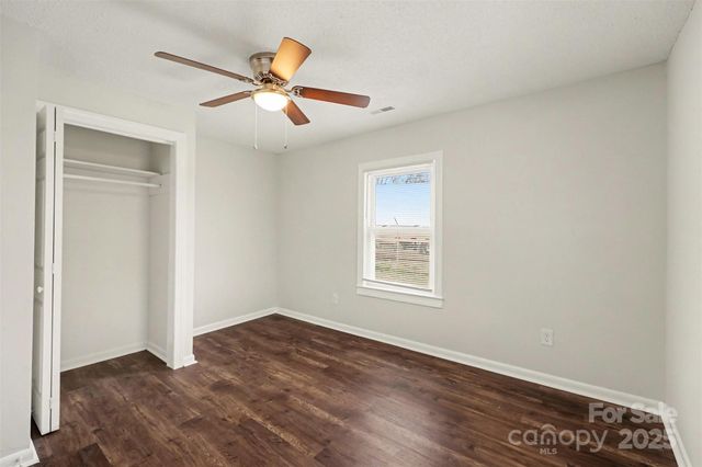 1627 Warren Avenue, Gastonia, NC 28054