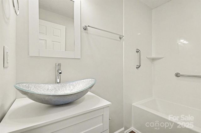 1627 Warren Avenue, Gastonia, NC 28054