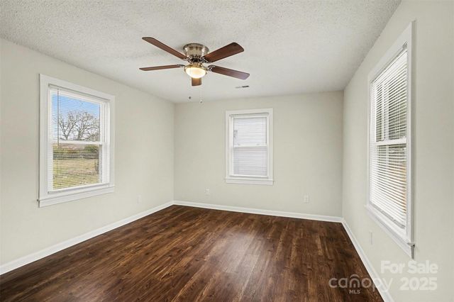 1627 Warren Avenue, Gastonia, NC 28054