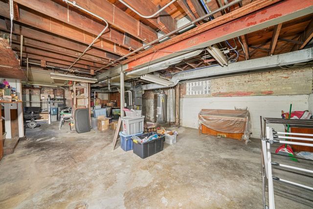 13115 S Escanaba Avenue, Chicago, IL 60633