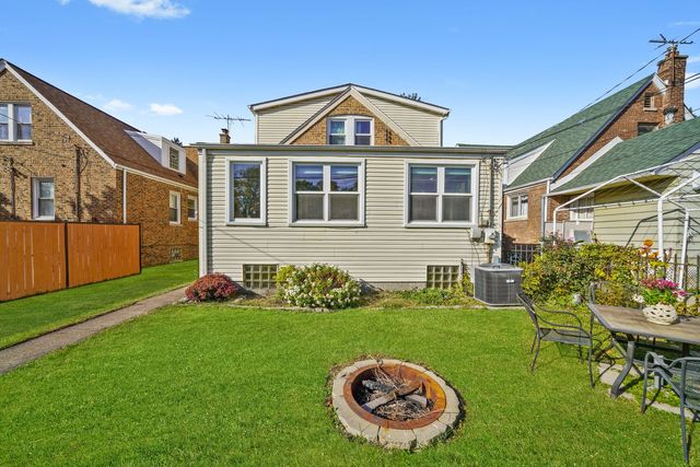 13115 S Escanaba Avenue, Chicago, IL 60633