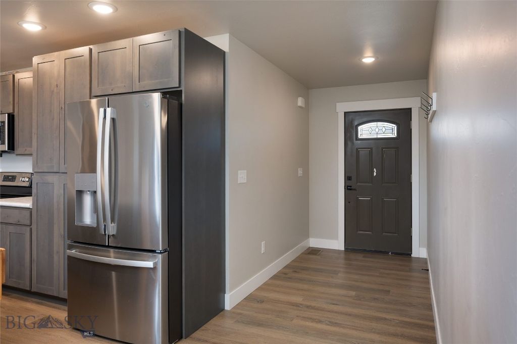 302 Vujo, Ennis, MT 59729 photo 2