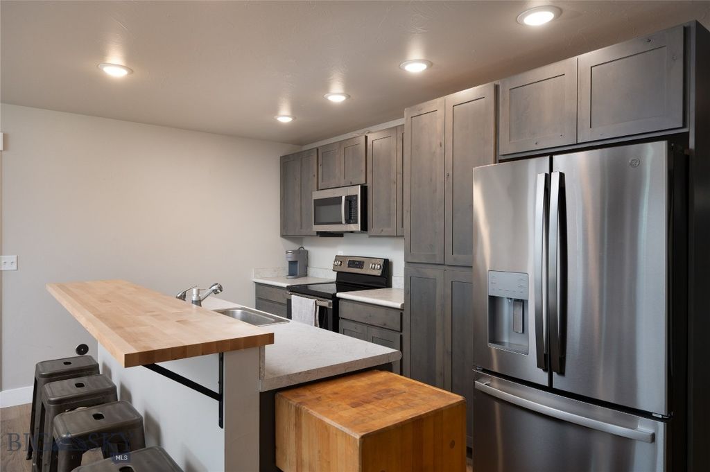 302 Vujo, Ennis, MT 59729 photo 3