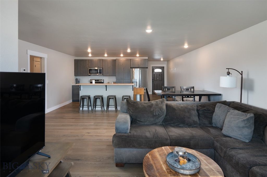 302 Vujo, Ennis, MT 59729 photo 6