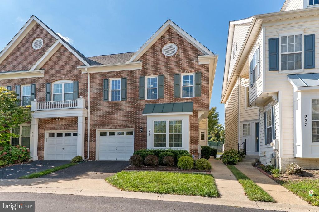 223 WINTER WALK DR, Gaithersburg, MD 20878