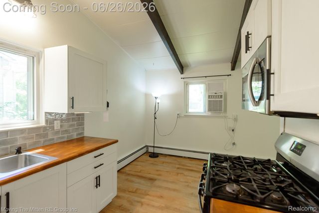1705 S Carlson Street, Westland, MI 48186