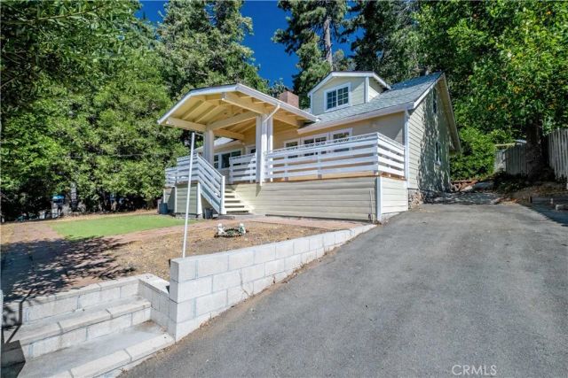 23882 Skyland Drive, Crestline, CA 92325