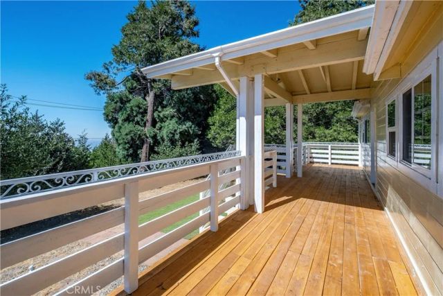23882 Skyland Drive, Crestline, CA 92325