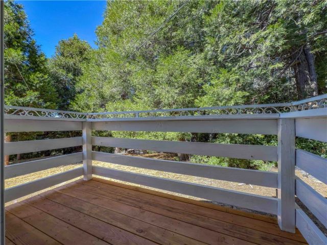 23882 Skyland Drive, Crestline, CA 92325