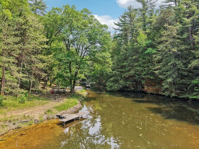 241 Mariealain Drive, Wisconsin Dells, WI 53965