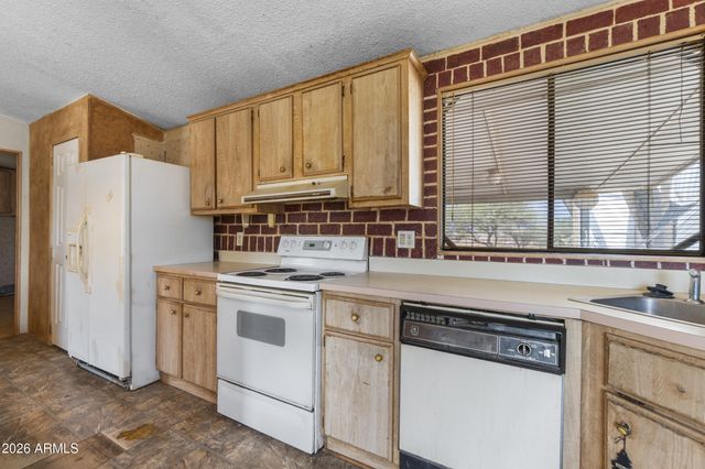 7985 W CABALLERO Circle, Arizona City, AZ 85123