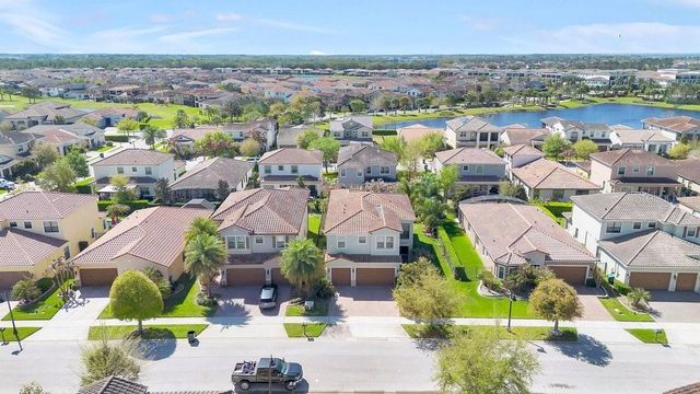 10466 SIDDINGTON DRIVE, Orlando, FL 32832