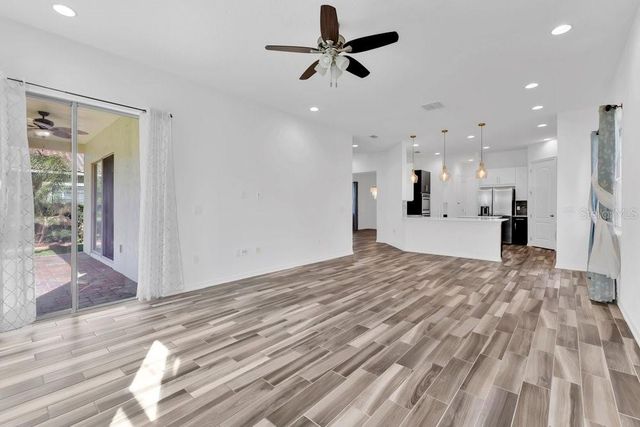10466 SIDDINGTON DRIVE, Orlando, FL 32832