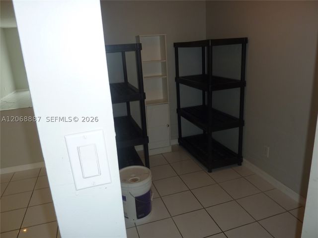 180 Cypress Club Dr 811, Pompano Beach, FL 33060