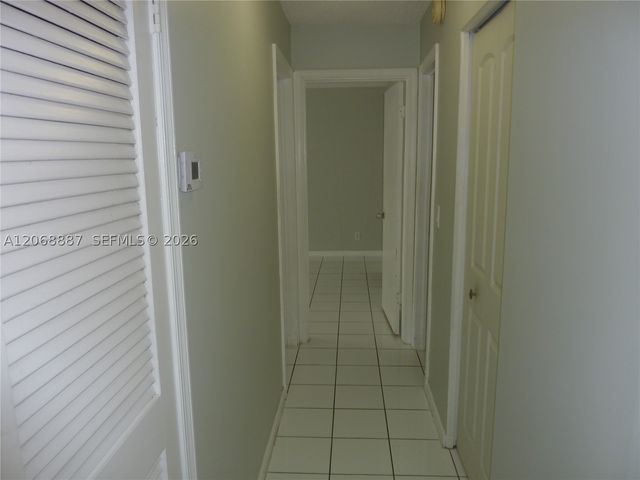 180 Cypress Club Dr 811, Pompano Beach, FL 33060