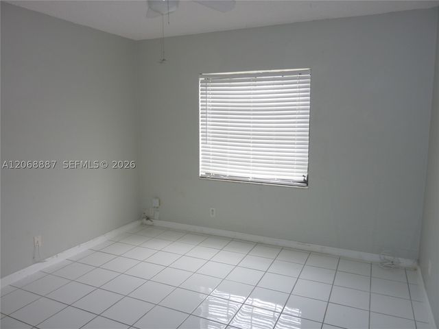 180 Cypress Club Dr 811, Pompano Beach, FL 33060