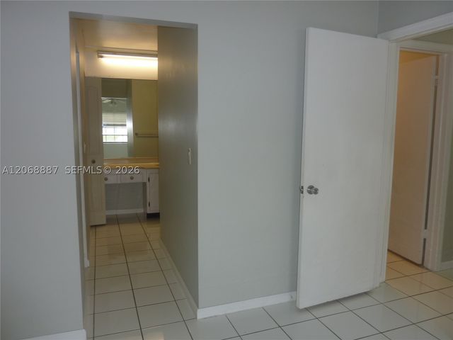 180 Cypress Club Dr 811, Pompano Beach, FL 33060