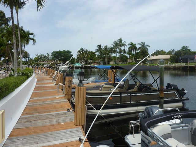180 Cypress Club Dr 811, Pompano Beach, FL 33060