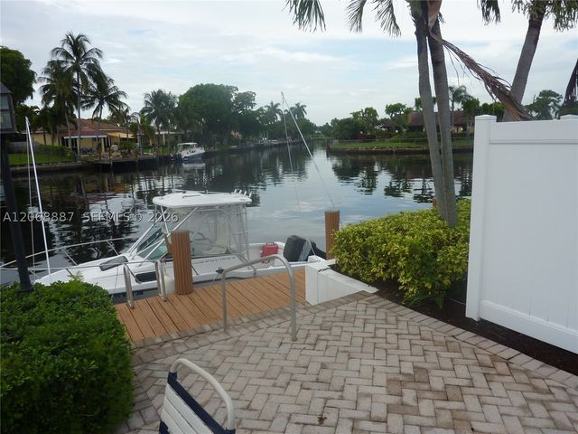 180 Cypress Club Dr 811, Pompano Beach, FL 33060