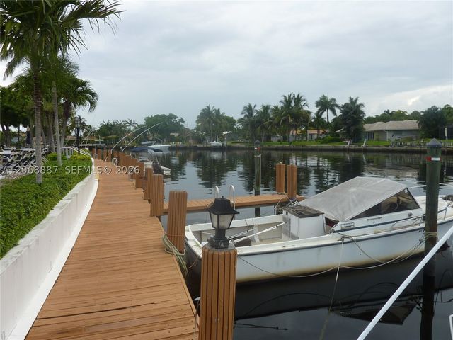 180 Cypress Club Dr 811, Pompano Beach, FL 33060