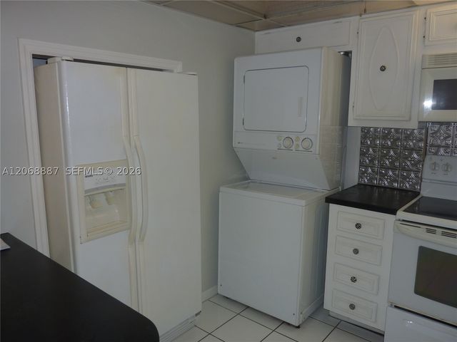 180 Cypress Club Dr 811, Pompano Beach, FL 33060