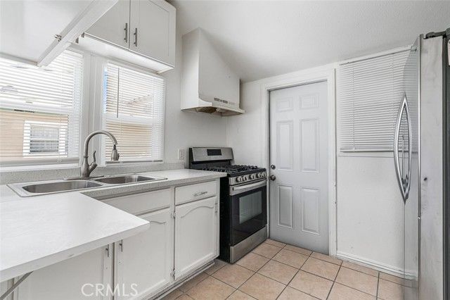 961 W 47th Street, Los Angeles, CA 90037