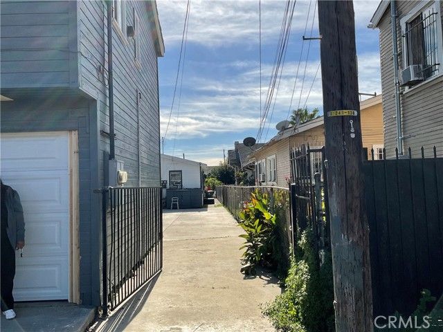 961 W 47th Street, Los Angeles, CA 90037