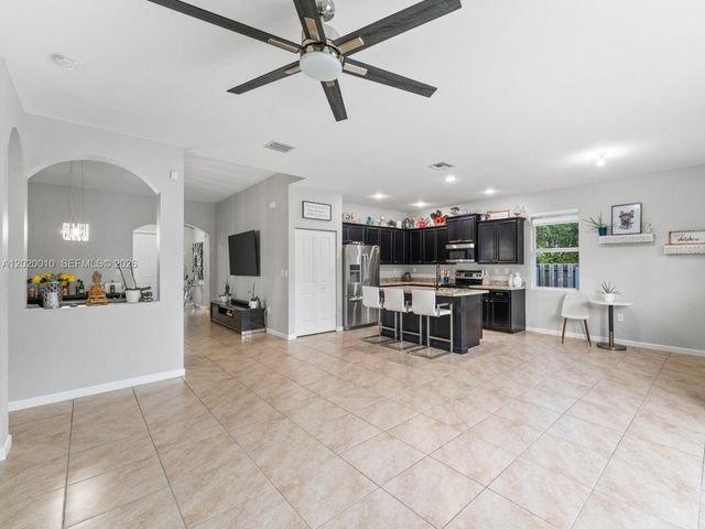 11932 SW 253rd St, Homestead, FL 33032