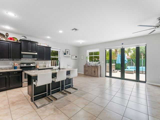 11932 SW 253rd St, Homestead, FL 33032