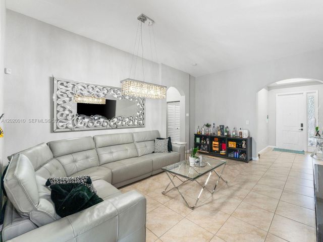 11932 SW 253rd St, Homestead, FL 33032