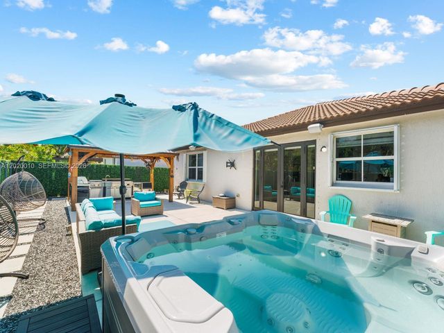 11932 SW 253rd St, Homestead, FL 33032