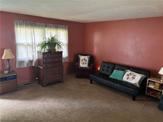8597 Elmfield Street NW, Canal Fulton, OH 44614