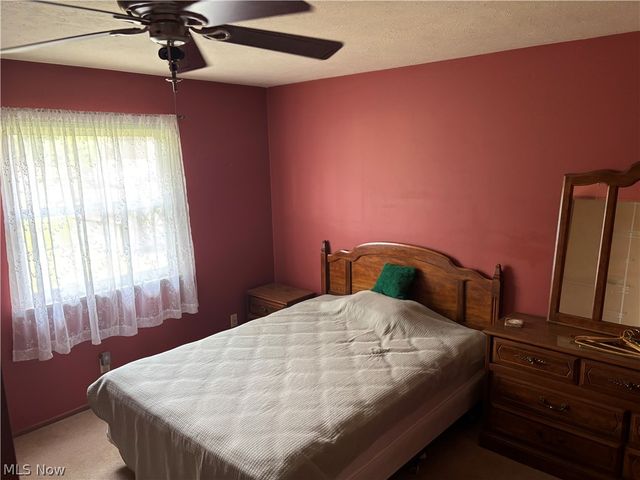 8597 Elmfield Street NW, Canal Fulton, OH 44614