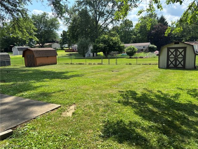 8597 Elmfield Street NW, Canal Fulton, OH 44614
