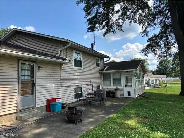 8597 Elmfield Street NW, Canal Fulton, OH 44614