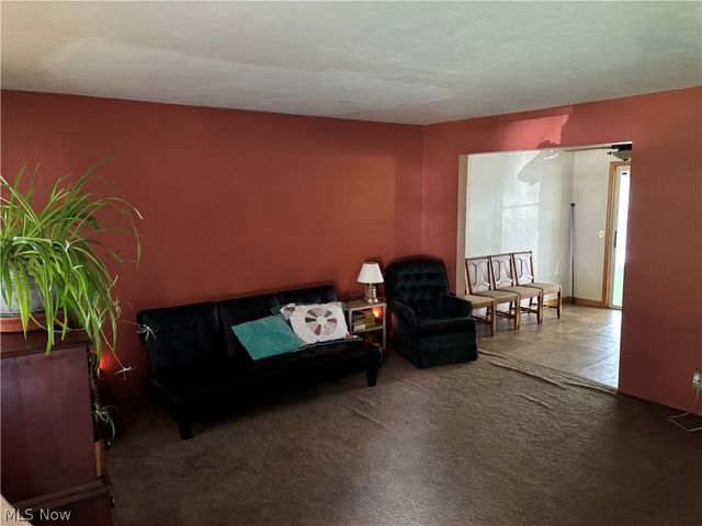 8597 Elmfield Street NW, Canal Fulton, OH 44614