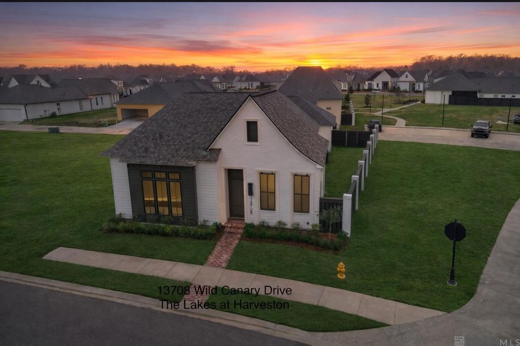 13708 Wild Canary Dr, Baton Rouge, LA 70810