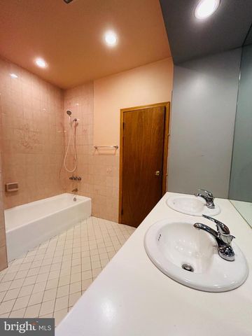 1507 W SHUNK ST, Philadelphia, PA 19145