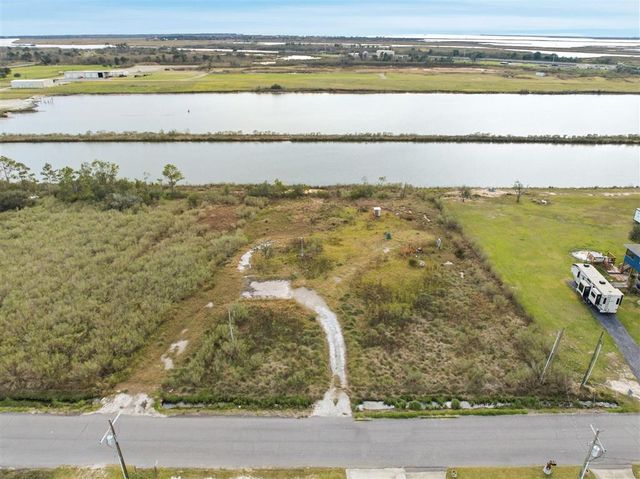3901 Airhart Road, Lake Charles, LA 70605