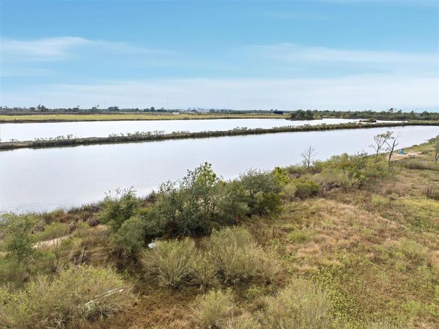3901 Airhart Road, Lake Charles, LA 70605