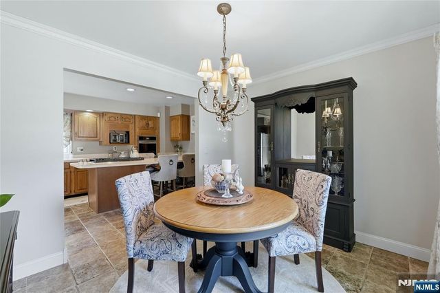 442 Riverview Drive, Totowa, NJ 07512