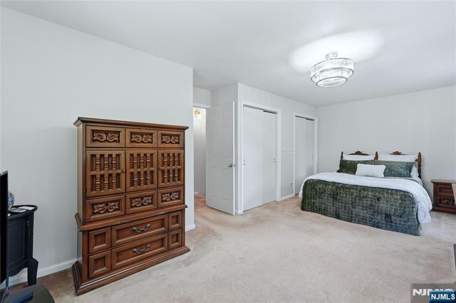 442 Riverview Drive, Totowa, NJ 07512