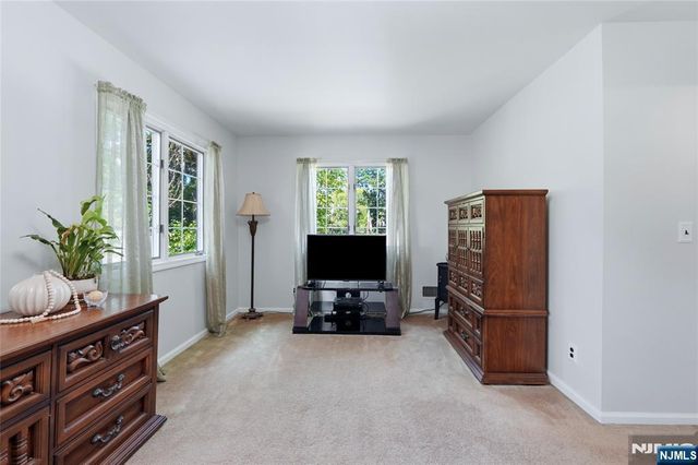 442 Riverview Drive, Totowa, NJ 07512