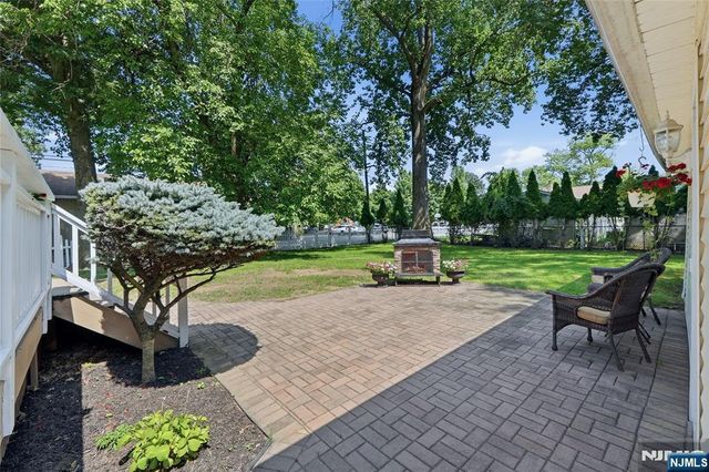 442 Riverview Drive, Totowa, NJ 07512