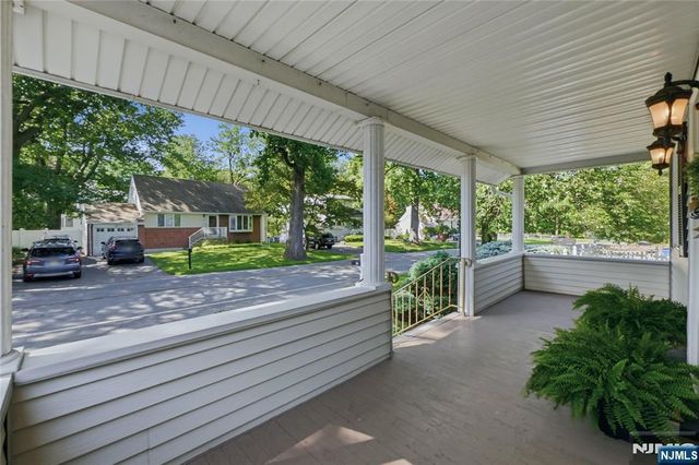 442 Riverview Drive, Totowa, NJ 07512