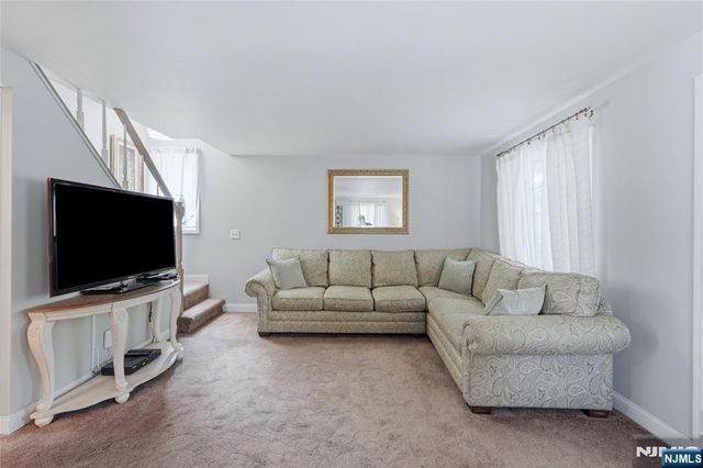 442 Riverview Drive, Totowa, NJ 07512