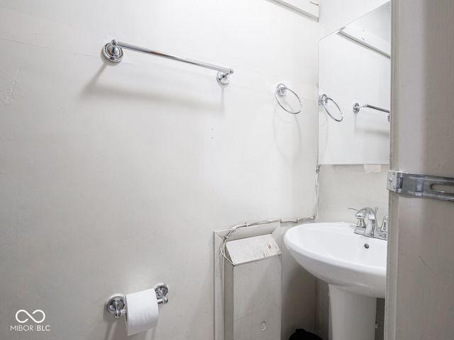 2326 E Banta Road, Indianapolis, IN 46227